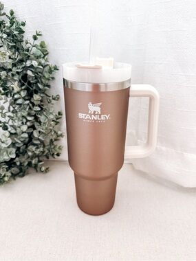 Stanley Quencher H2.0 FlowState 40 oz Tumbler Rose Taupe Cream Straw Cup